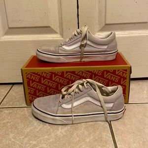 Grey Vans, kinda dirty, bad logo a bit faded, box in good condition